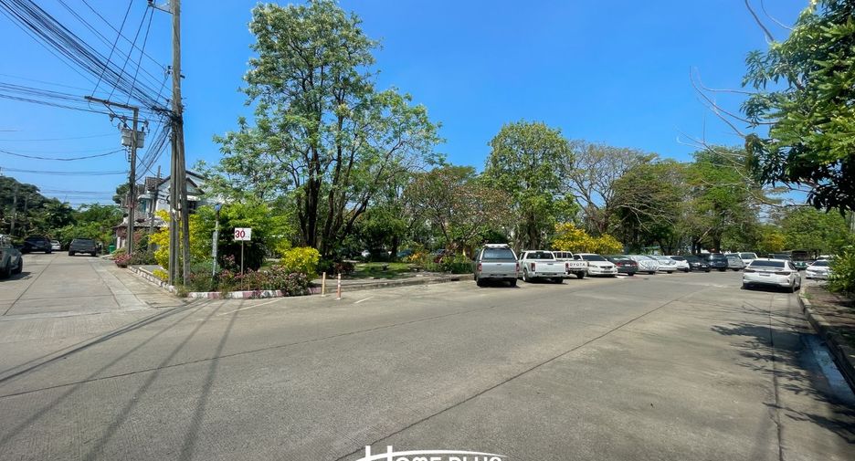 For sale 2 bedrooms townhouse in Khlong Sam Wa, Bangkok
