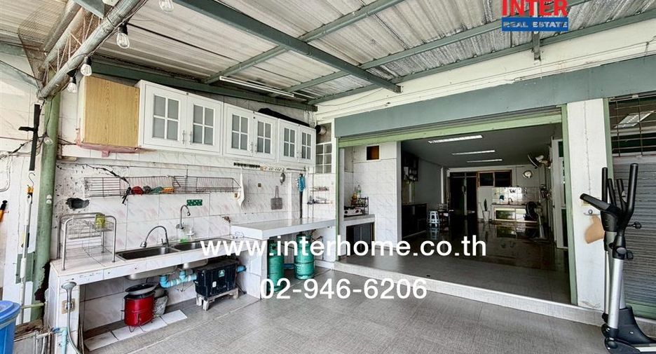 Casa adosada en venta de 7 habitaciones en Bang Sue, Bangkok
