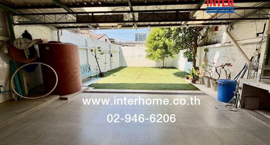Casa adosada en venta de 7 habitaciones en Bang Sue, Bangkok