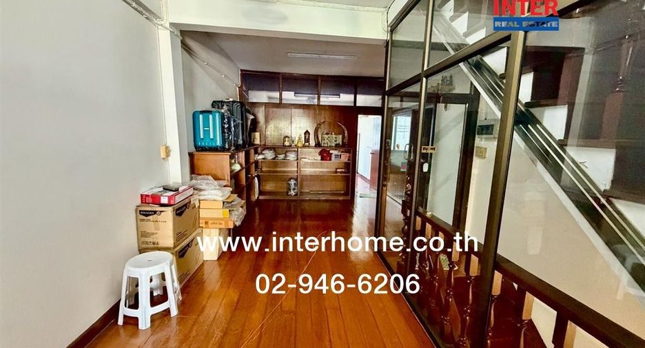 Casa adosada en venta de 7 habitaciones en Bang Sue, Bangkok