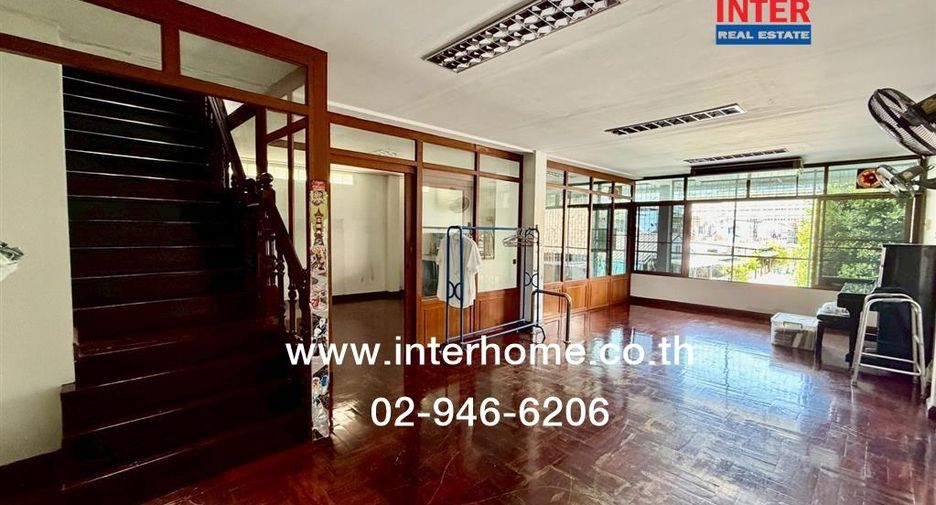 Casa adosada en venta de 7 habitaciones en Bang Sue, Bangkok