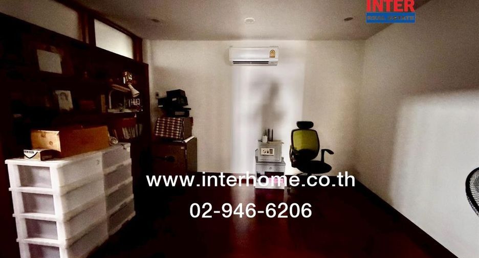 Casa adosada en venta de 7 habitaciones en Bang Sue, Bangkok