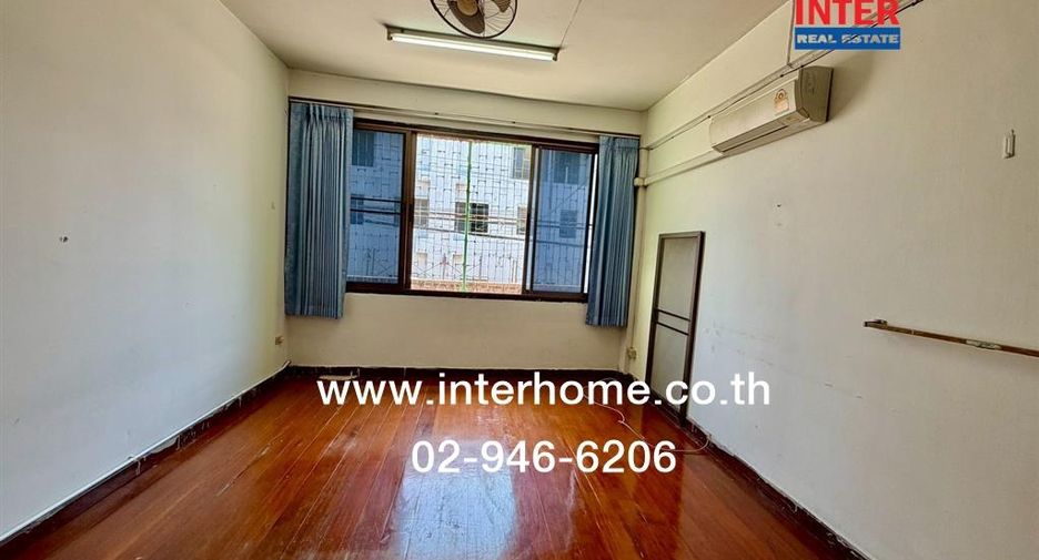 Casa adosada en venta de 7 habitaciones en Bang Sue, Bangkok
