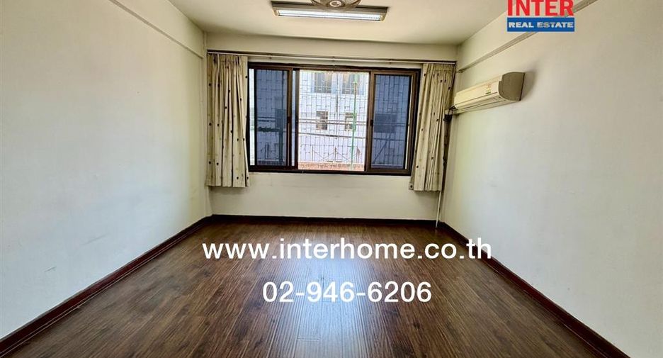 Casa adosada en venta de 7 habitaciones en Bang Sue, Bangkok