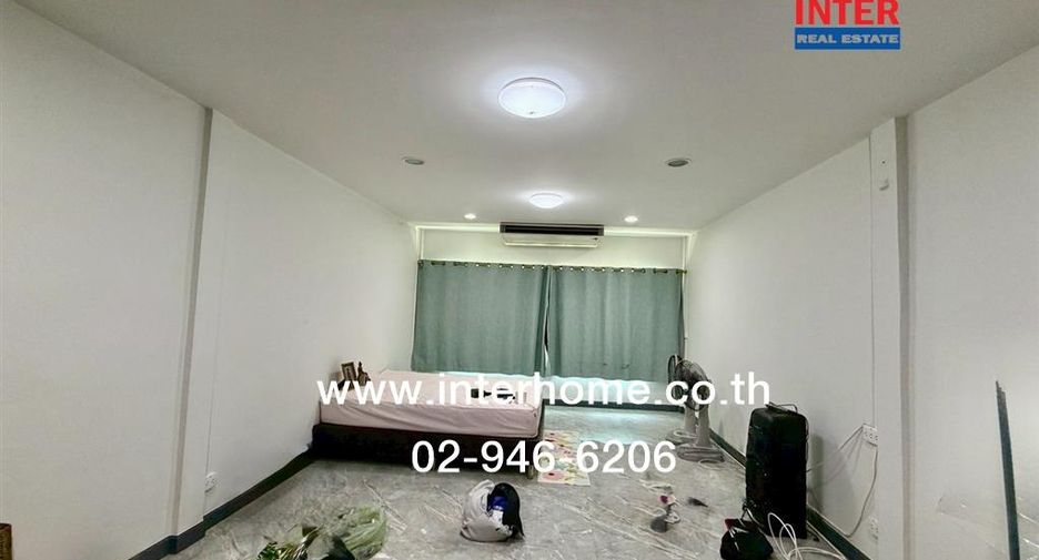 Casa adosada en venta de 7 habitaciones en Bang Sue, Bangkok
