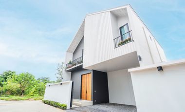 For sale 4 bedrooms villa in Thalang, Phuket