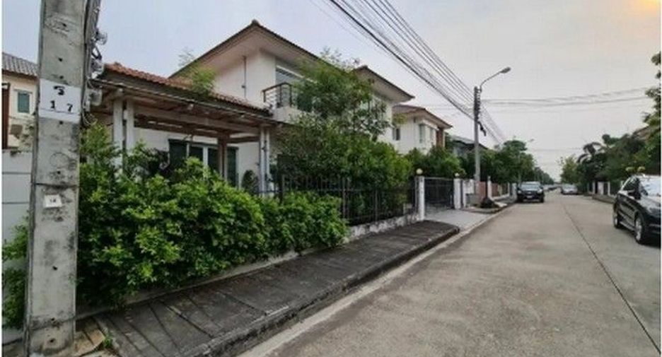 Haus zum Kauf mit 1 Zimmer in Thung Khru, Bangkok