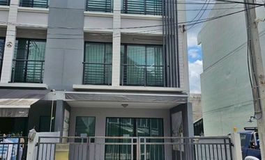 Casa adosada en venta de 3 habitaciones en Lak Si, Bangkok