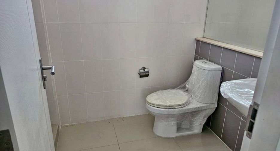 For sale 3 bedrooms townhouse in Lak Si, Bangkok
