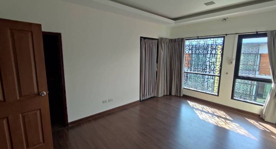 Reihenhaus zur Miete und zum Kauf mit 3 Zimmer in Mueang Chiang Mai, Chiang Mai