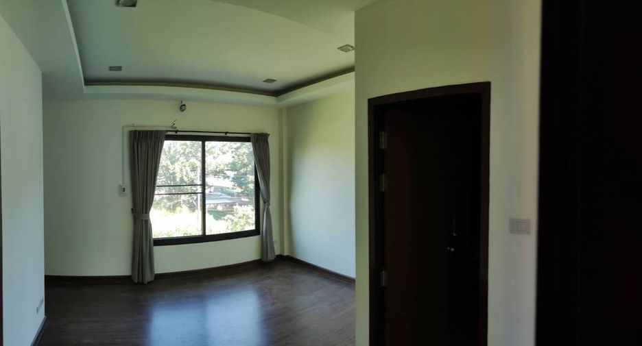 Reihenhaus zur Miete und zum Kauf mit 3 Zimmer in Mueang Chiang Mai, Chiang Mai