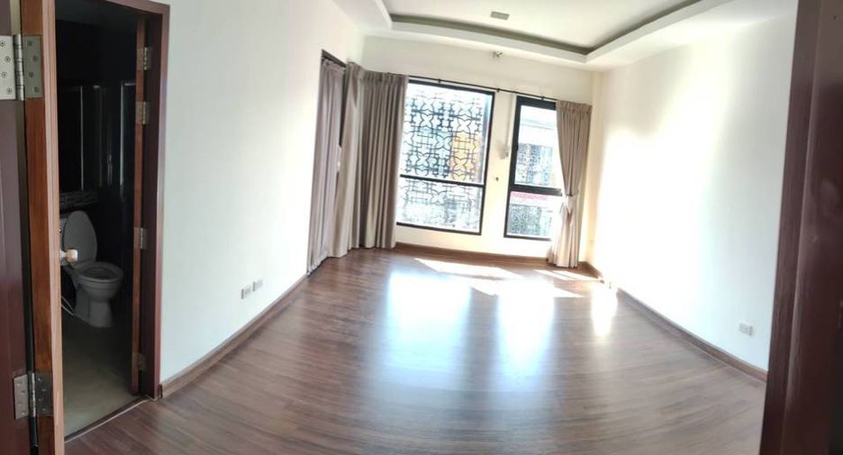 Reihenhaus zur Miete und zum Kauf mit 3 Zimmer in Mueang Chiang Mai, Chiang Mai
