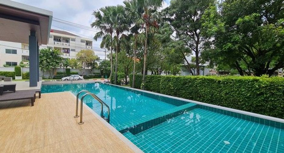 For sale 3 bedrooms townhouse in Prawet, Bangkok