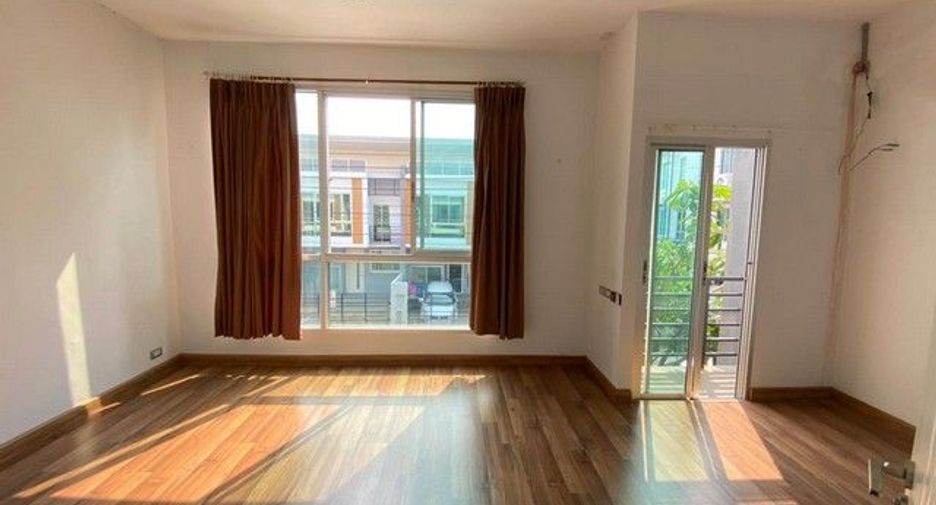 Casa adosada en venta de 2 habitaciones en Thung Khru, Bangkok