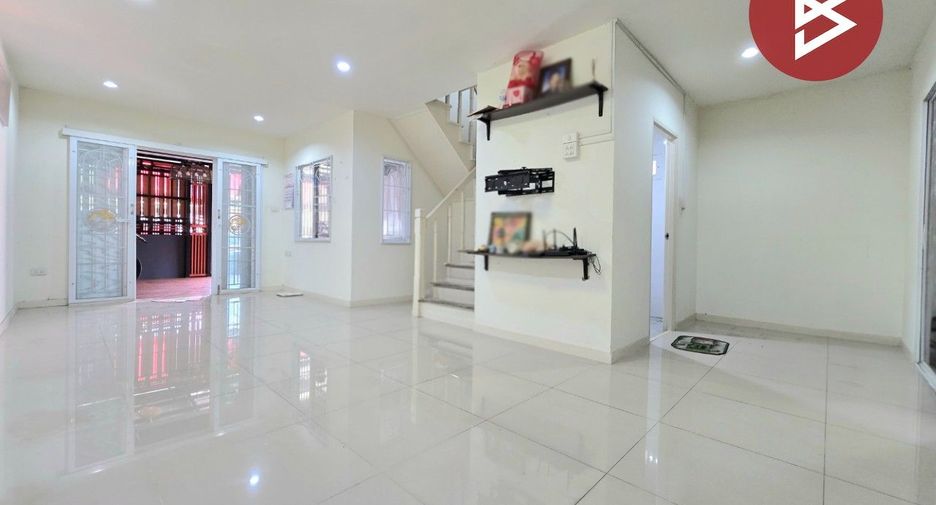 Reihenhaus zum Kauf mit 3 Zimmer in Phra Samut Chedi, Samut Prakan