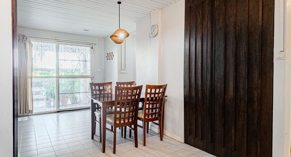 Condo en alquiler de 2 habitaciones en Suan Luang, Bangkok