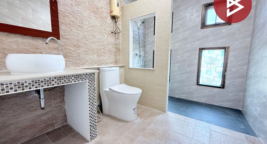 For sale 3 bedrooms house in Mueang Chon Buri, Chonburi