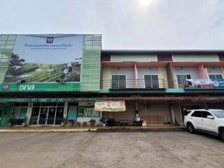Local comercial en venta de 3 habitaciones en Khiri Rat Nikhom, Surat Thani