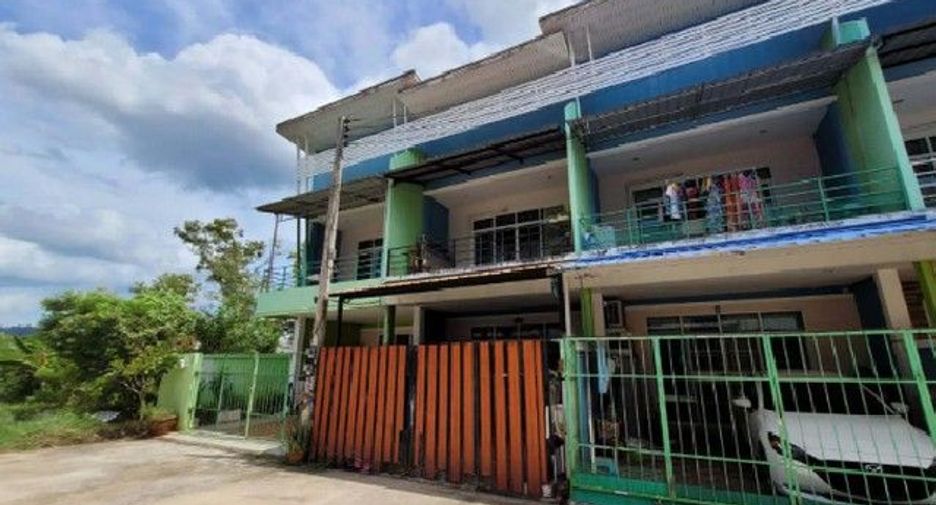 For sale 1 bed townhouse in Khiri Rat Nikhom, Surat Thani