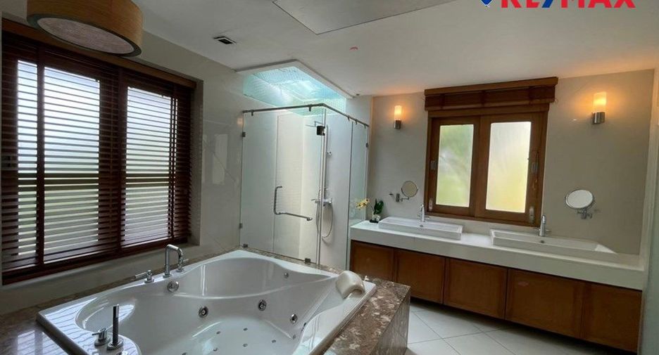 For rent 5 bedrooms house in Bang Lamung, Chonburi