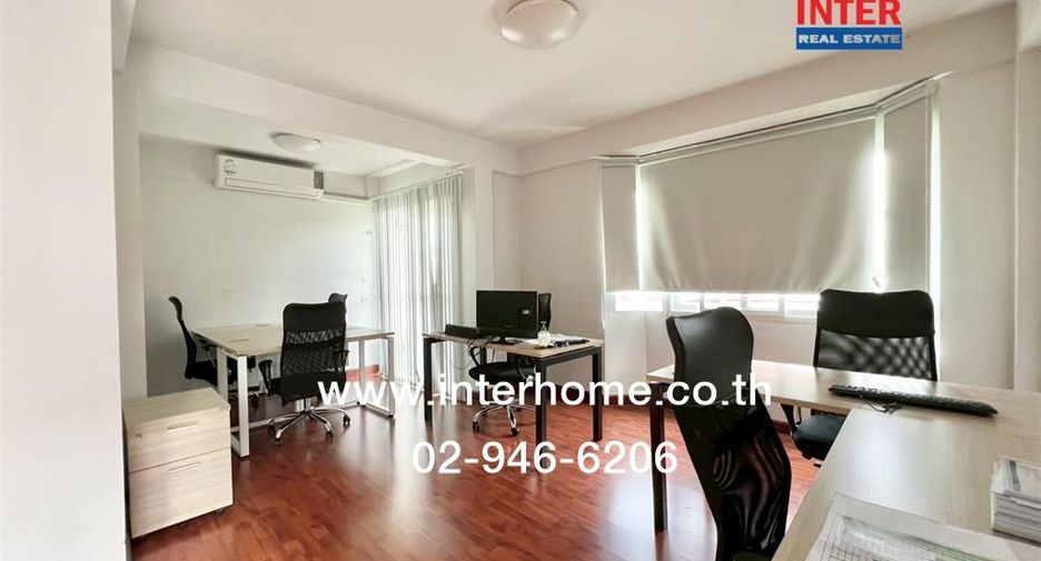 For sale 3 bedrooms townhouse in Bang Khen, Bangkok