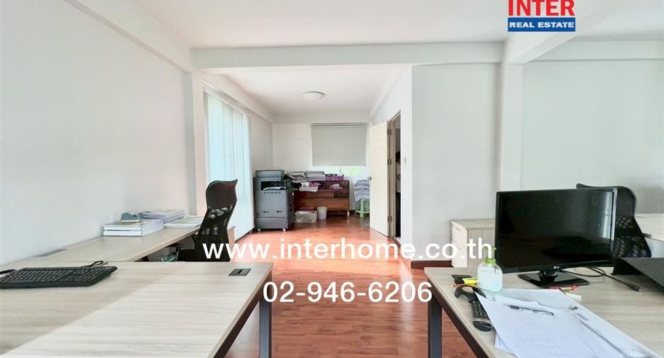 For sale 3 bedrooms townhouse in Bang Khen, Bangkok