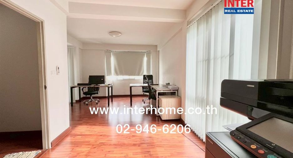 For sale 3 bedrooms townhouse in Bang Khen, Bangkok