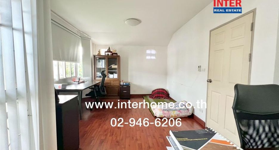 For sale 3 bedrooms townhouse in Bang Khen, Bangkok