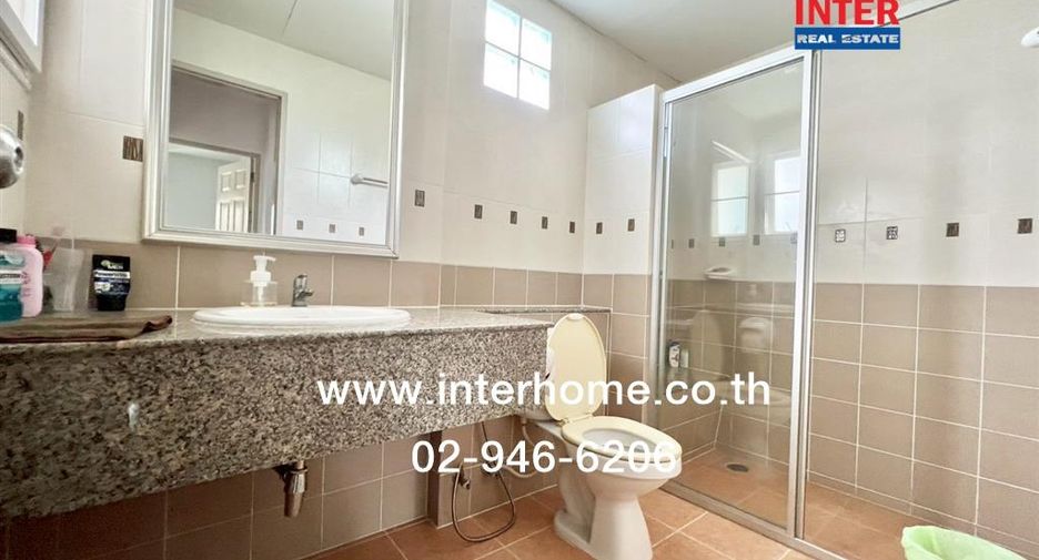 For sale 3 bedrooms townhouse in Bang Khen, Bangkok