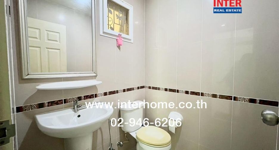 For sale 3 bedrooms townhouse in Bang Khen, Bangkok
