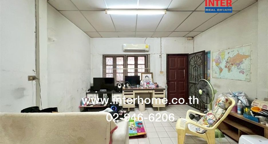 For sale 2 ベッドルーム townhouse in Saphan Sung, Bangkok