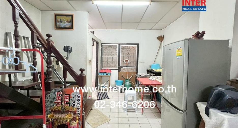 For sale 2 ベッドルーム townhouse in Saphan Sung, Bangkok