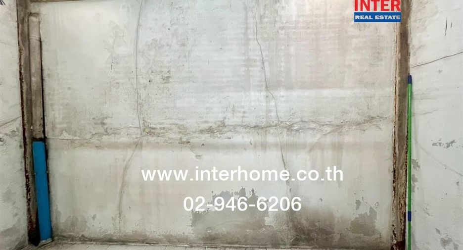 For sale 2 ベッドルーム townhouse in Saphan Sung, Bangkok