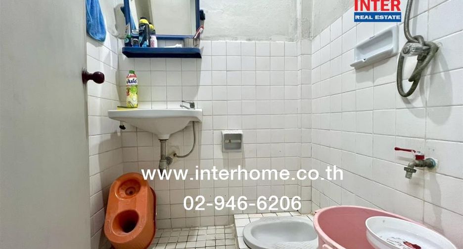 For sale 2 ベッドルーム townhouse in Saphan Sung, Bangkok