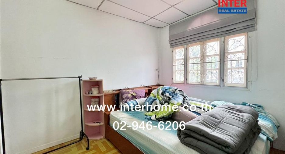 For sale 2 ベッドルーム townhouse in Saphan Sung, Bangkok