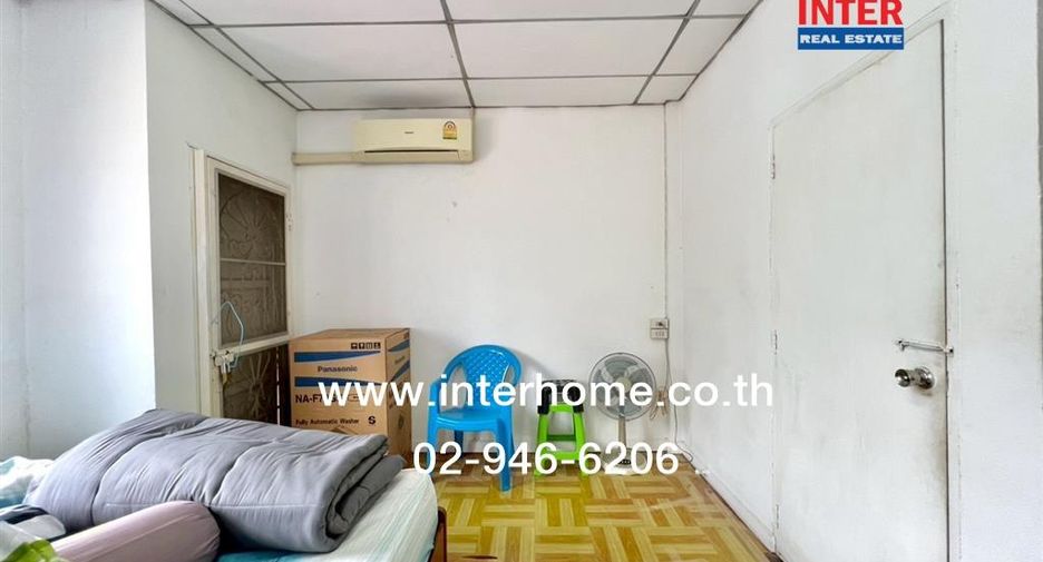 For sale 2 ベッドルーム townhouse in Saphan Sung, Bangkok