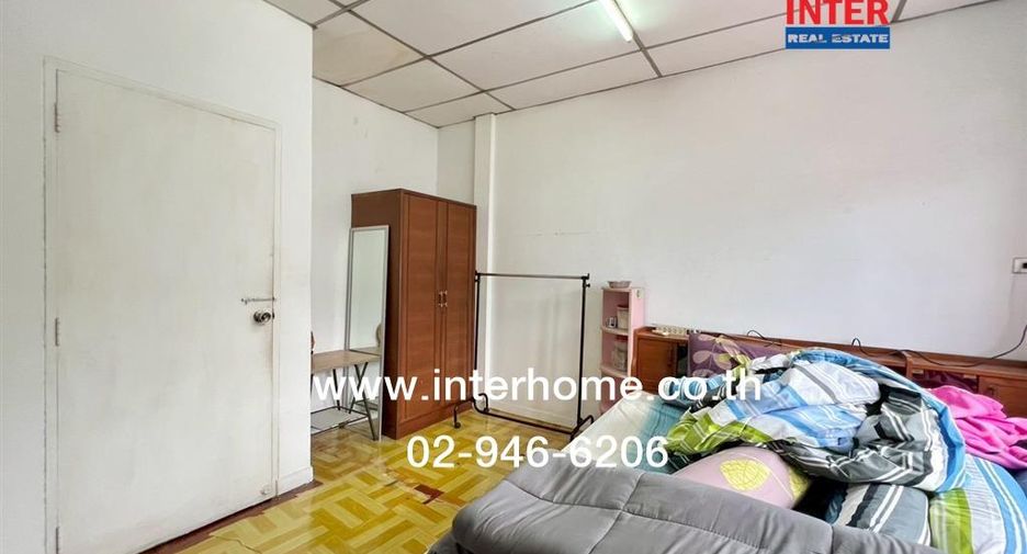 For sale 2 ベッドルーム townhouse in Saphan Sung, Bangkok