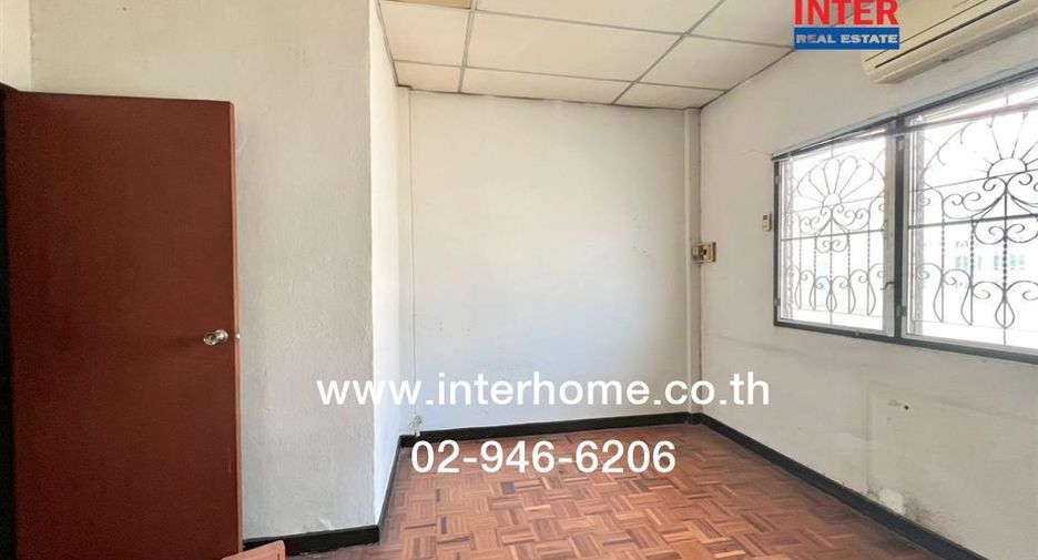 For sale 2 ベッドルーム townhouse in Saphan Sung, Bangkok