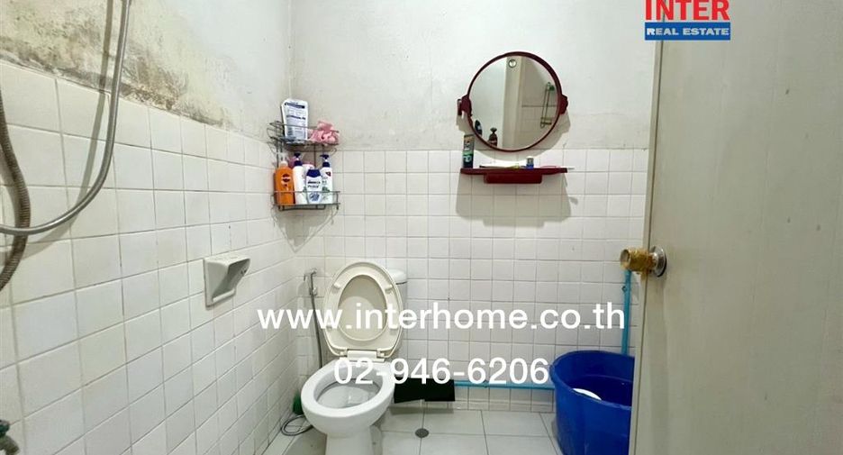 For sale 2 ベッドルーム townhouse in Saphan Sung, Bangkok