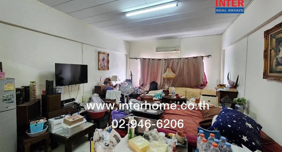 Продажа 3 спальни торговое помещение в Чом Тхонг, Бангкок