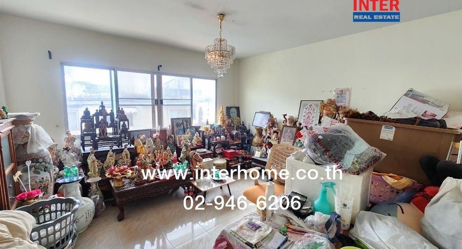 Продажа 3 спальни торговое помещение в Чом Тхонг, Бангкок