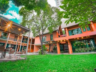 À louer 5 chambres maison à Watthana, Bangkok