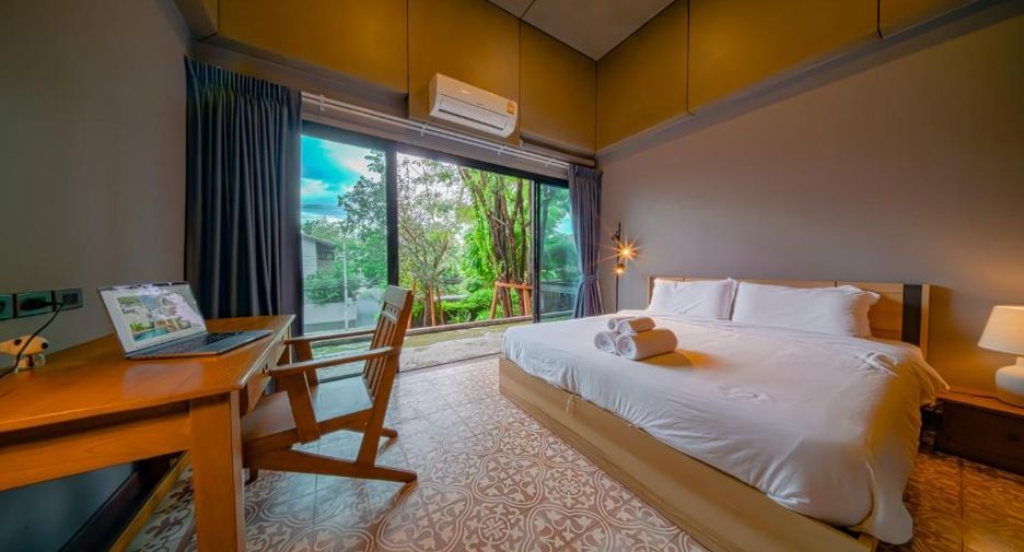 For rent 5 bedrooms house in Watthana, Bangkok
