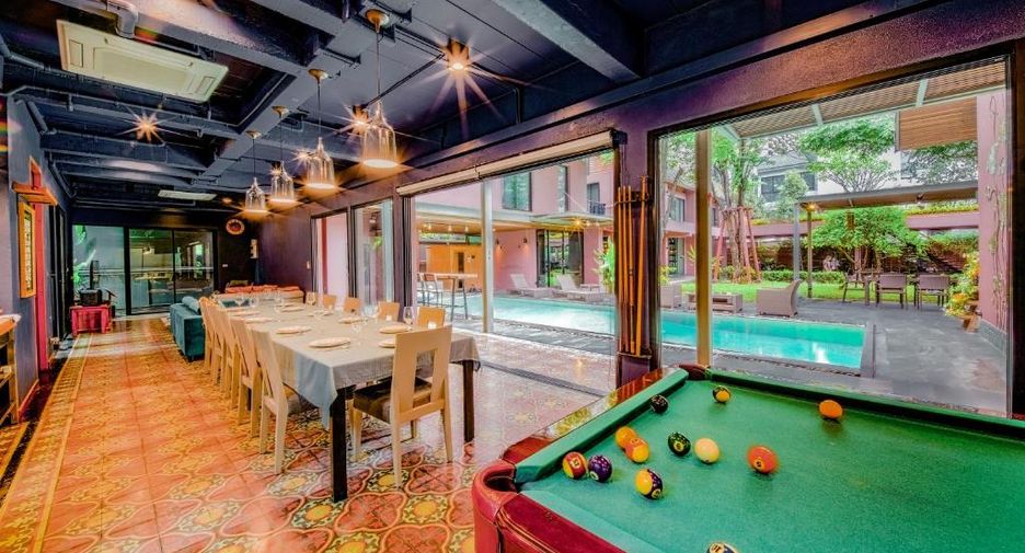 For rent 5 bedrooms house in Watthana, Bangkok