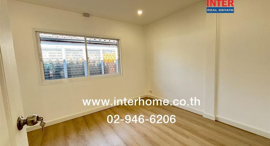 Casa adosada en venta de 2 habitaciones en Bangkok Noi, Bangkok