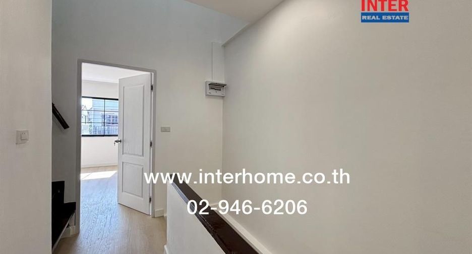 Casa adosada en venta de 2 habitaciones en Bangkok Noi, Bangkok