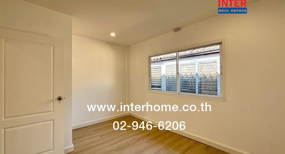 Casa adosada en venta de 2 habitaciones en Bangkok Noi, Bangkok
