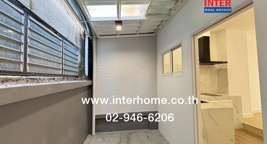 Casa adosada en venta de 2 habitaciones en Bangkok Noi, Bangkok