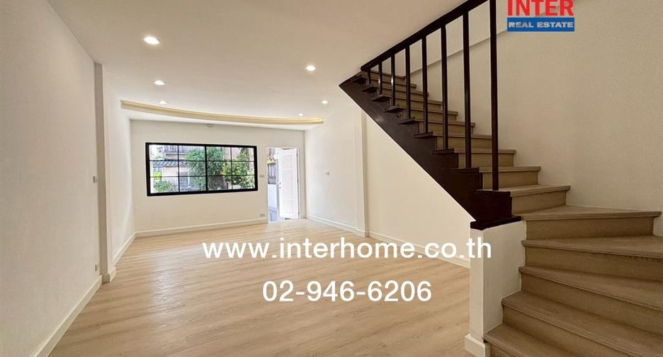 Casa adosada en venta de 2 habitaciones en Bangkok Noi, Bangkok