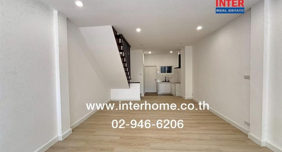 Casa adosada en venta de 2 habitaciones en Bangkok Noi, Bangkok